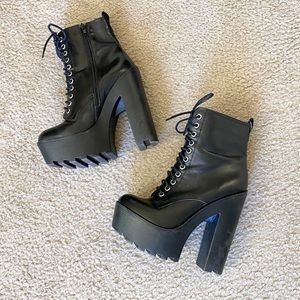 Steve Madden Black Lace Up Platform Boots